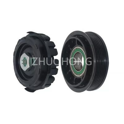 Le système de compression automatique de l'alimentation est utilisé pour le remplissage de l'alimentation.